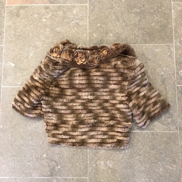 Cropped fur Shrug - Picture 2 of 5